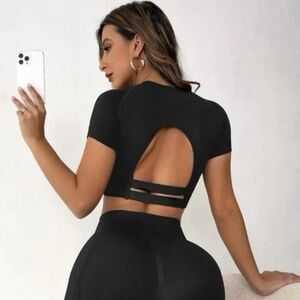 Yoga Trendy Cut Out Back Crop Sport Tee S